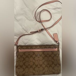 Coach Signature Crossbody handbag with Pink leather pop pouch Bag No F58316